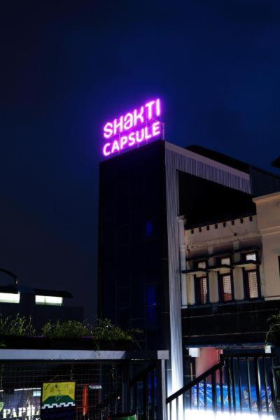 בנדונג Hotel Shakti Capsule מראה חיצוני תמונה