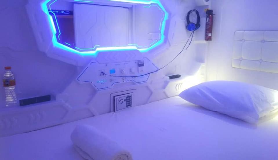 בנדונג Hotel Shakti Capsule מראה חיצוני תמונה